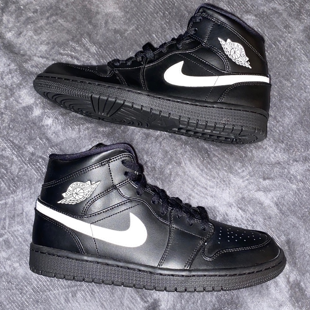 Air Jordan 1 Mid
